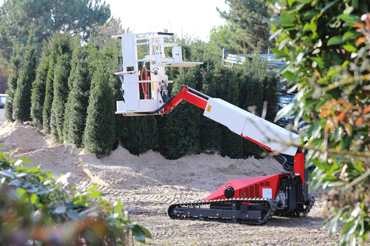 Raupenarbeitsbühne FHD 350 T beim Kunden